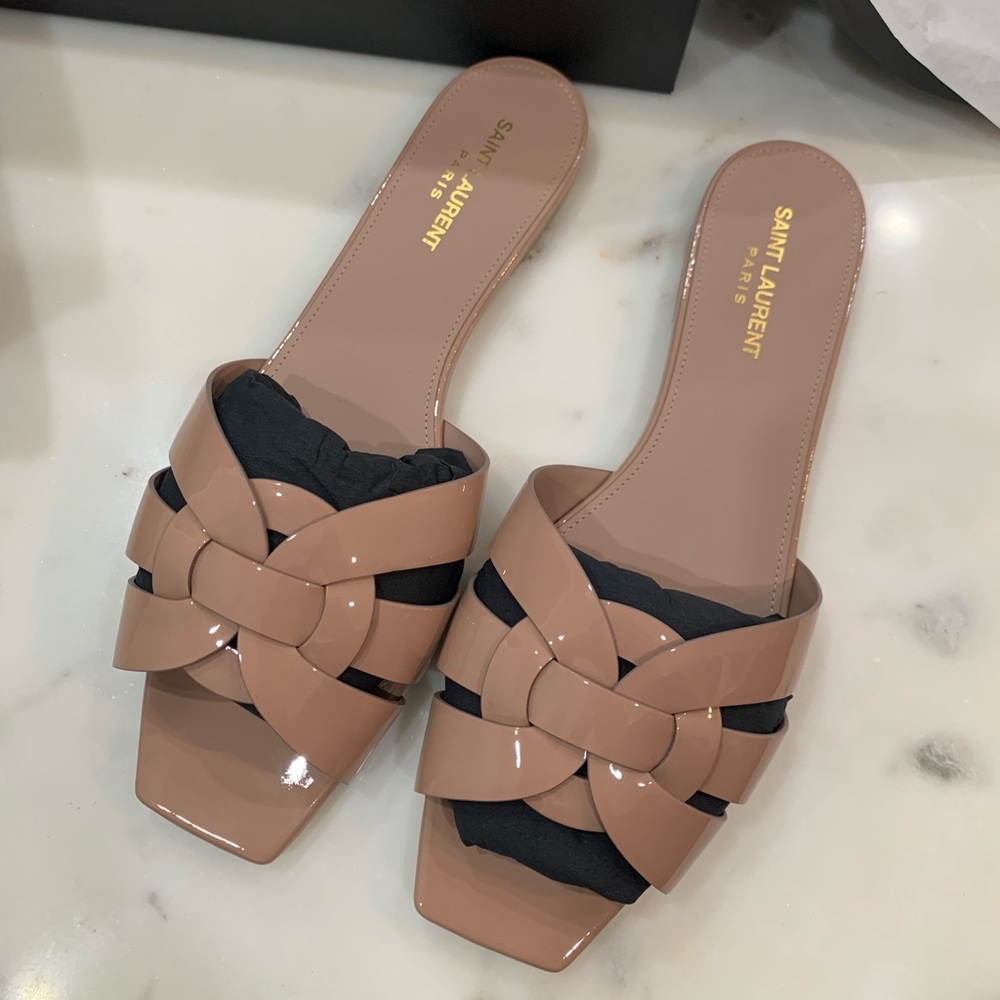 ✨SOLD✨ Tribute Flat Sandals